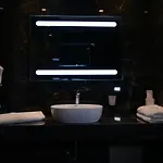 Hotel Ebbi *
