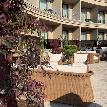 Hotel Ebbi Dhermi