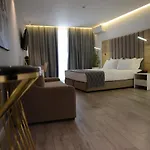Hotel Ebbi *