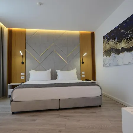 Hotel Ebbi *