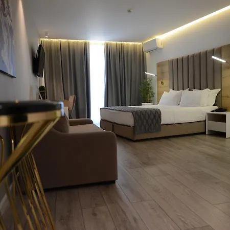 Hotel Ebbi *