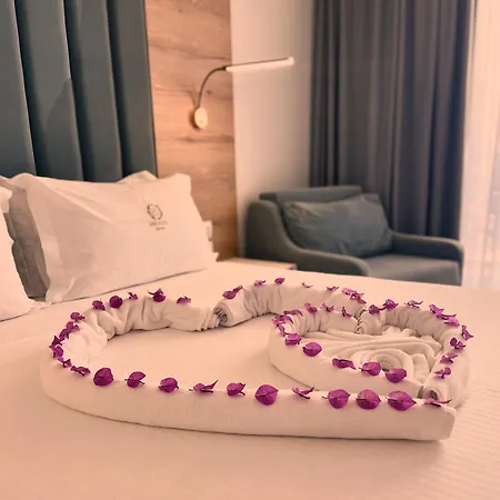 Ebbi Hotel *